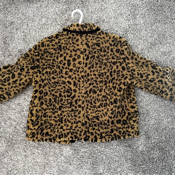 Chic Leopard Print Jacket - Picture 2 of 3